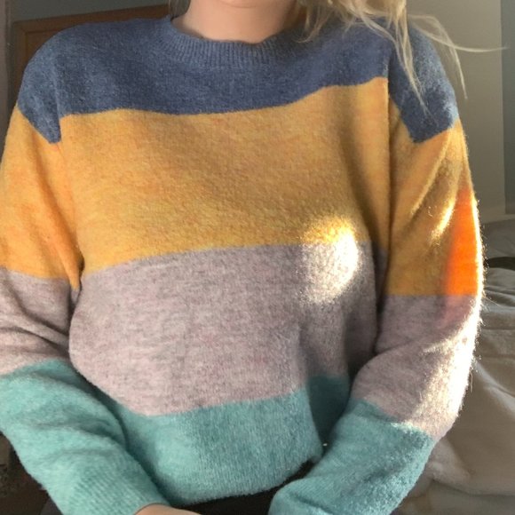 H&M Sweater - Picture 4 of 4